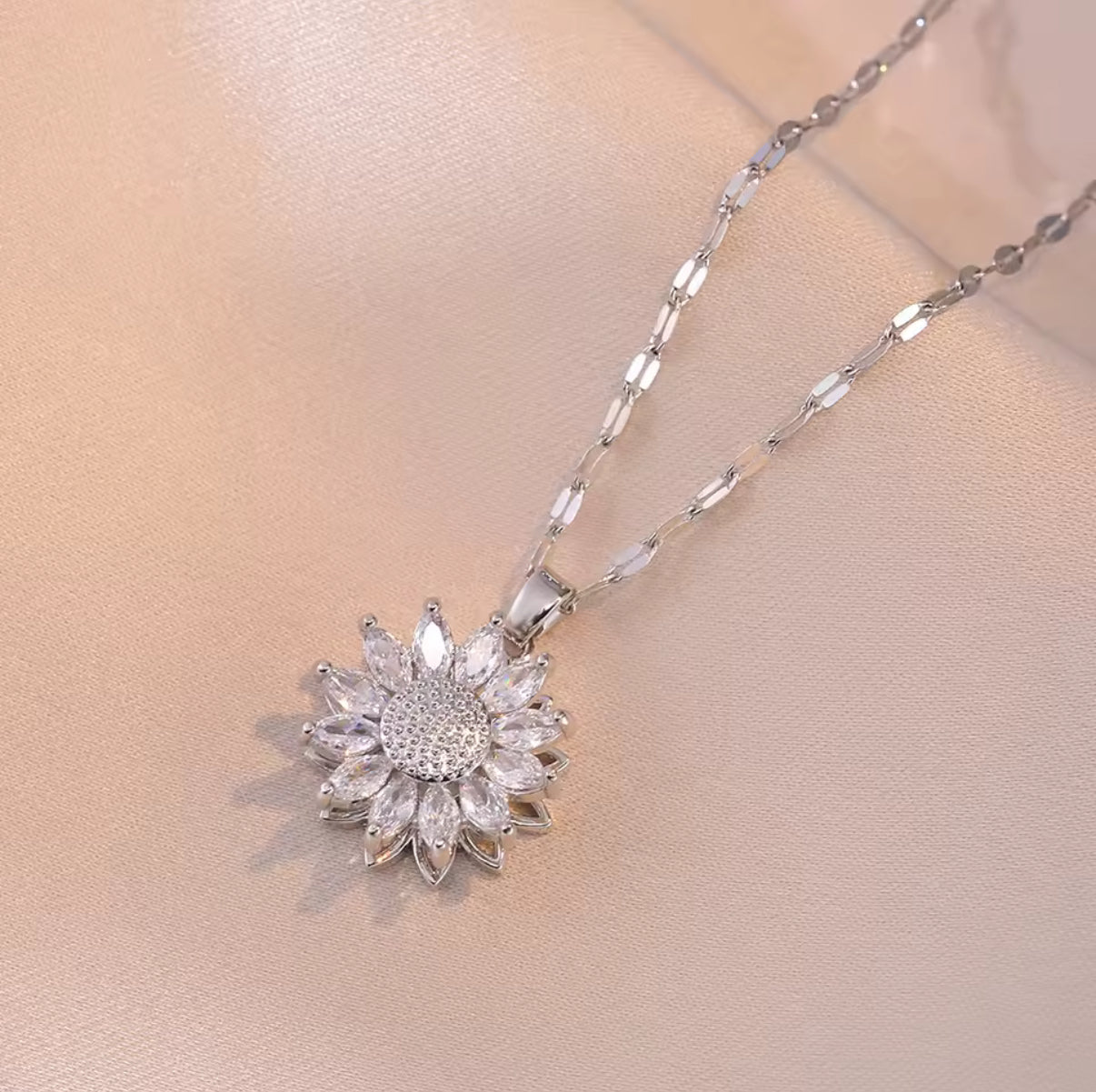 Collana Rotante Magia dei Fiori